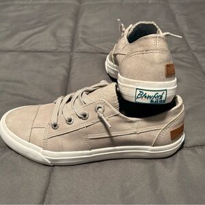 Rocket Dog slip ons, like new